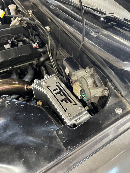 True Focus Fabrication - NISSAN SKYLINE R32 - TUCKED OIL CATCH CAN